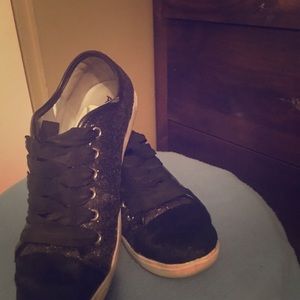 Black glittery sneakers